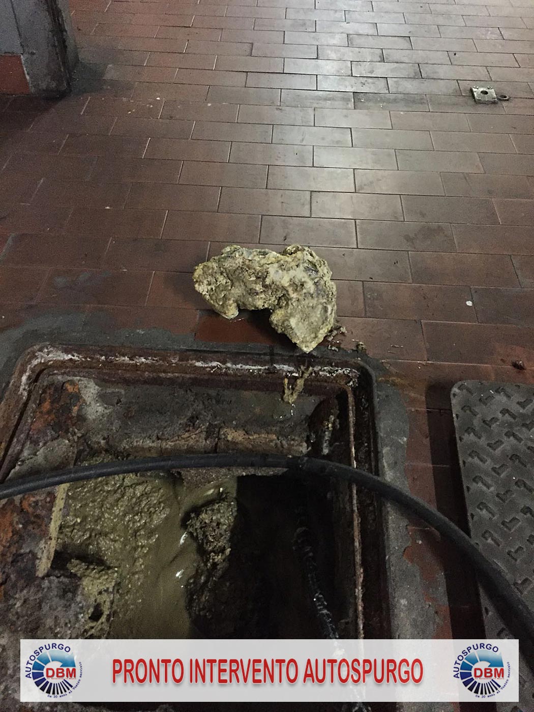 Fognatura-Roma-Torrino-occlusa-detersivi-pronto-intervento-_04 Autospurgo Roma Torrino